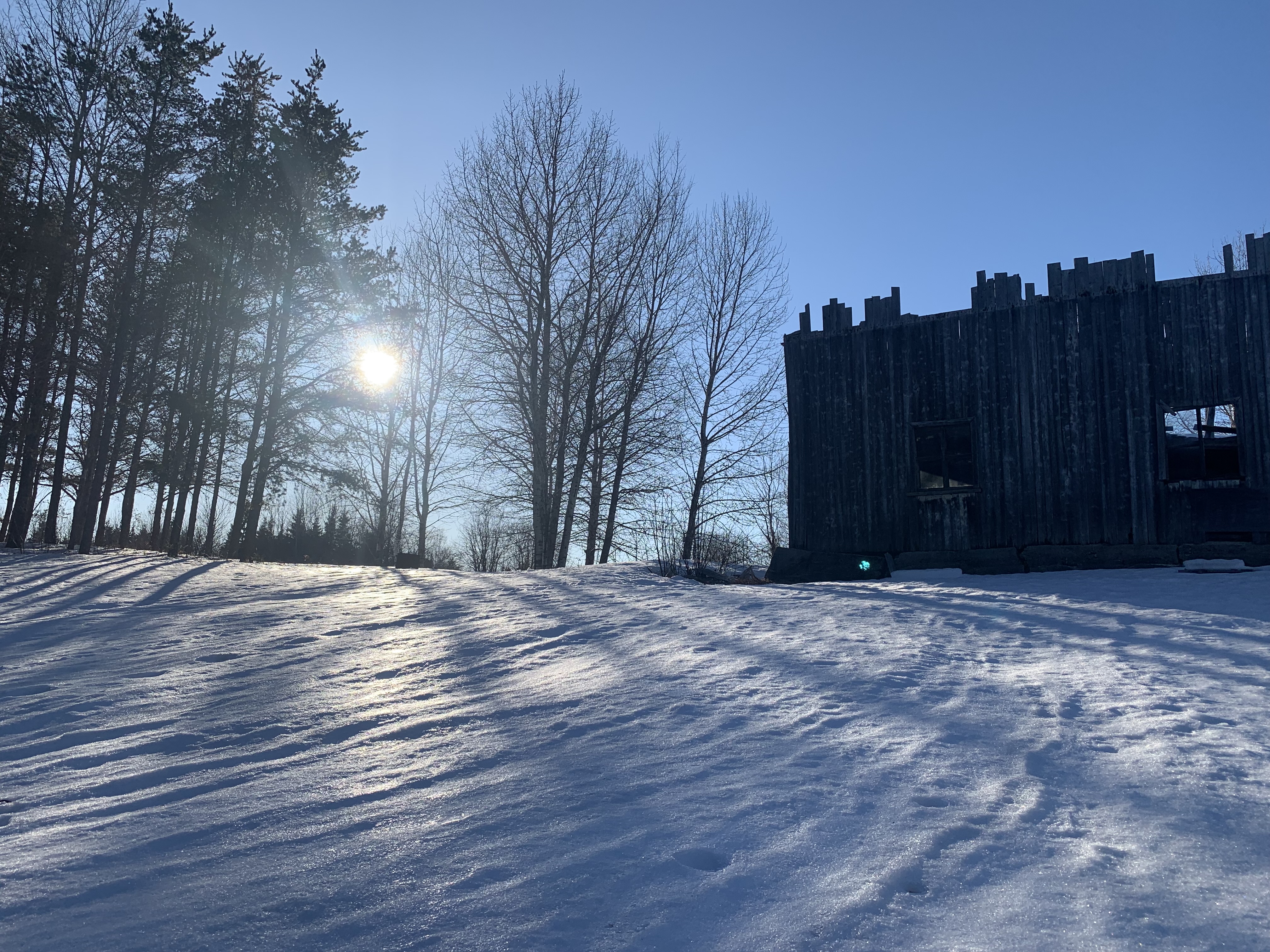 La vieille grange d'à côté l'hiver